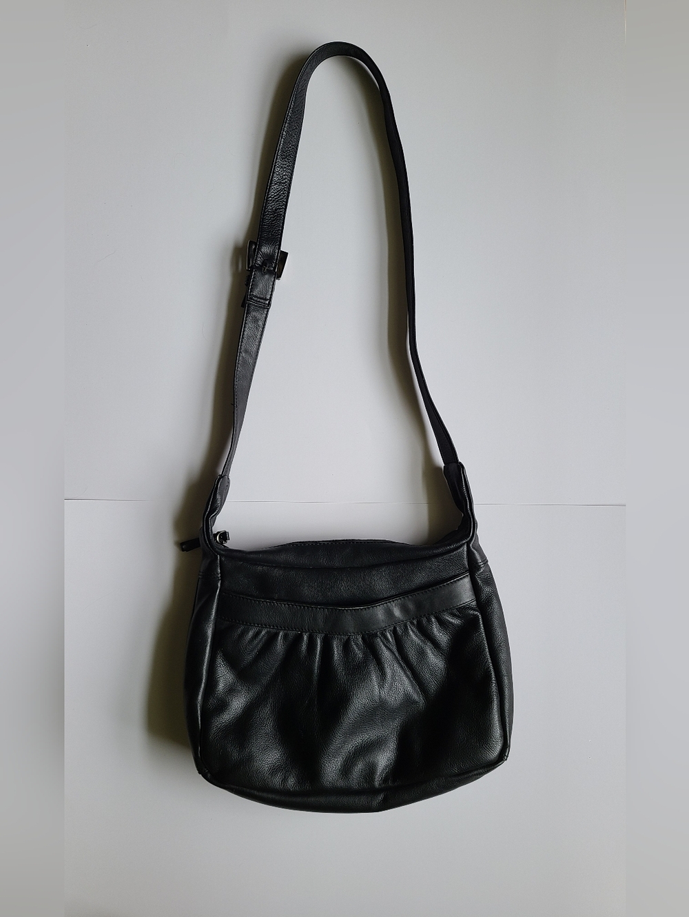 Vintage Fiona Classic Black Genuine Leather Crossbody Bag